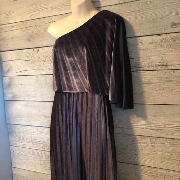ASOS DESIGN One Shoulder Pleated Velvet Gray Silver Maxi Dress Size 4 - Picture 7 of 7
